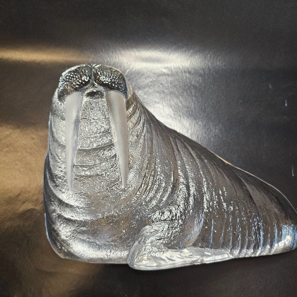 Mats Jonasson Vintage Crystal Glass Sculpture WALRUS Figure Paperweight Sweden
